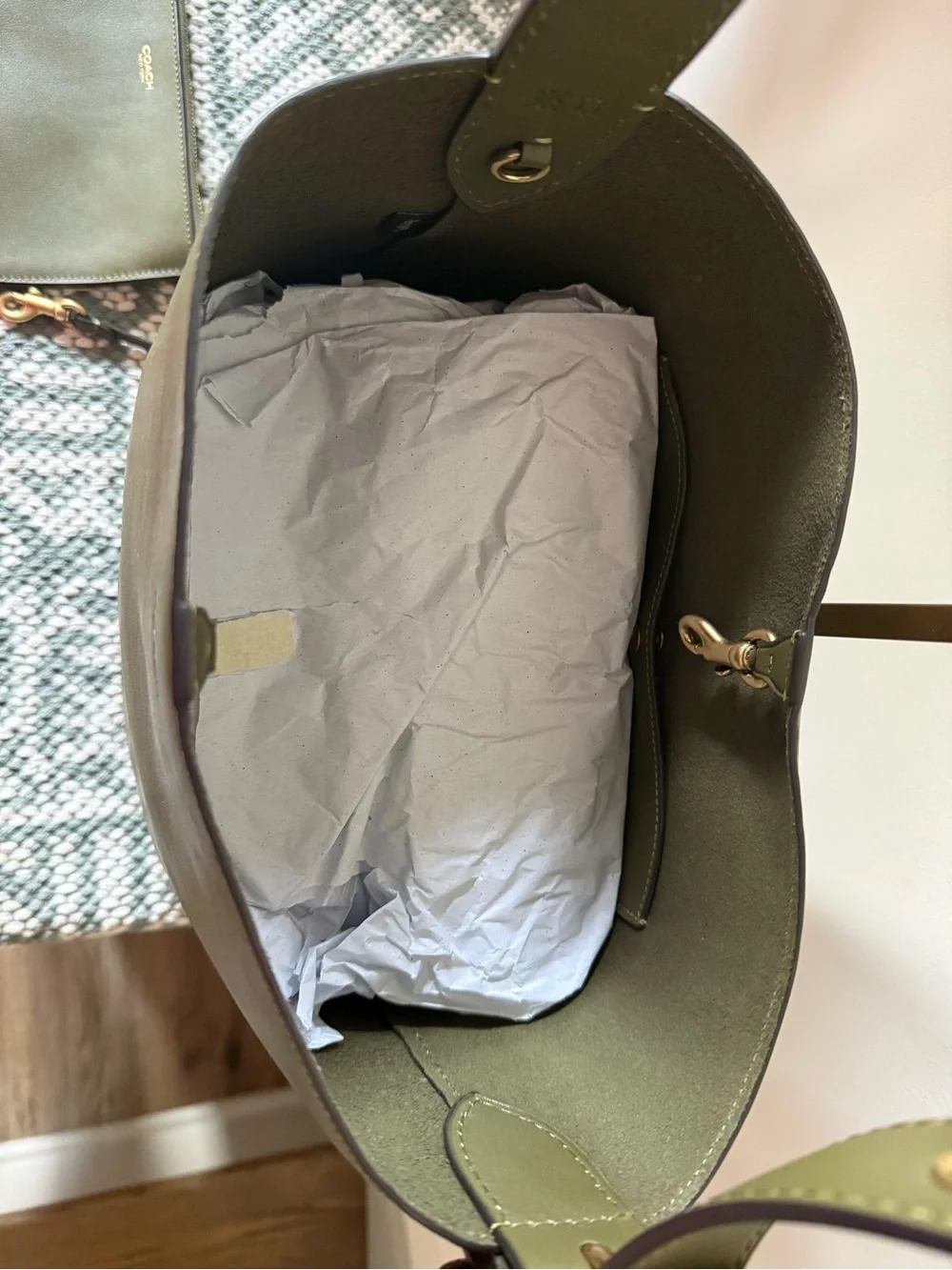 Coach Olive Green Leather Bucket Bag with Matching Pouch- NWOT